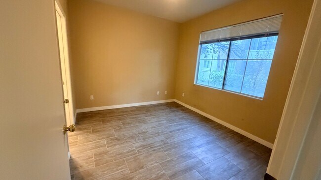 Building Photo - 9050 W Warm Springs Rd