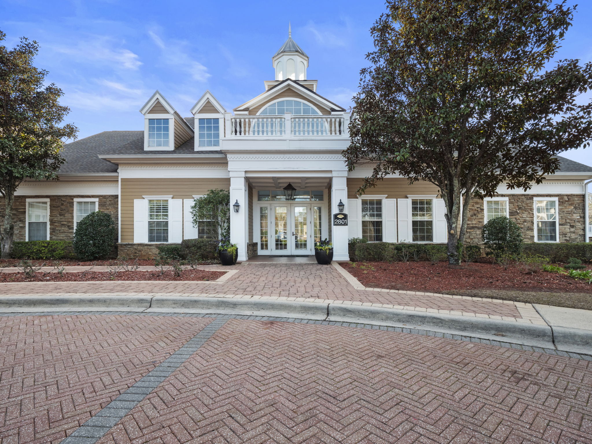 Building Photo - 2801 Chancellorsville Dr