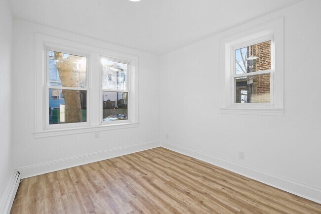 Building Photo - 5 Lienau Pl