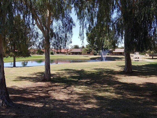 Building Photo - 45+ Active Adult Resort Community Updated Golf Course Property Available APRIL 2026 through Decem...