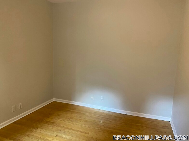 Building Photo - 70 Joy St