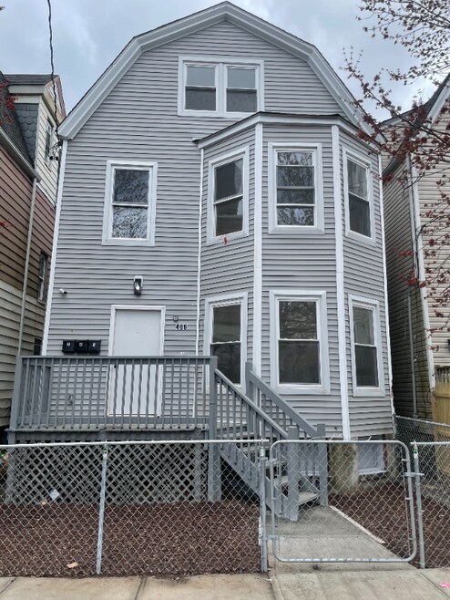 Building Photo - 466 Avon Ave