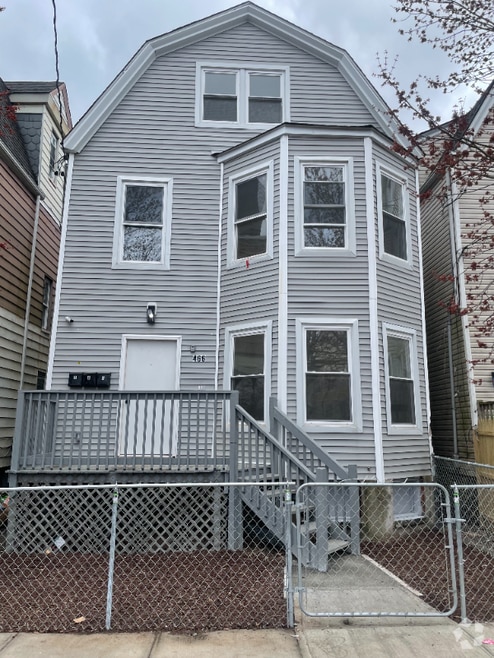 Building Photo - 466 Avon Ave