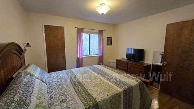 Building Photo - 22882 Carriage Dr