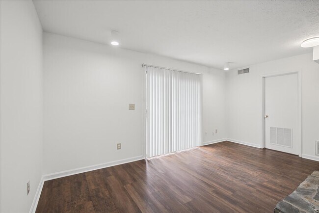 Building Photo - 1205 Natchez Trce SW
