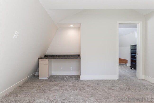 Building Photo - 4910 Ladera Sarina