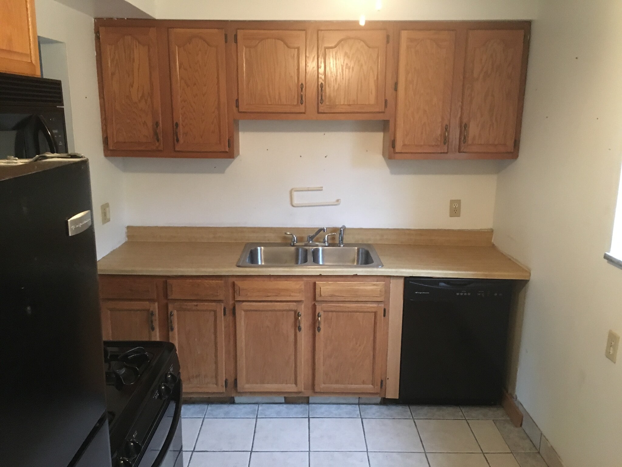 Building Photo - 4936 Caroline Dr