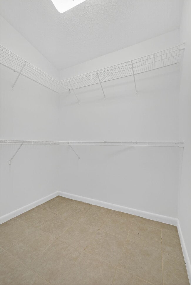 Building Photo - 1475 Running Oak Ln