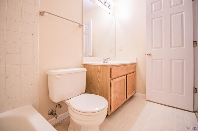 Building Photo - 3309 Lower Lakes Estates Dr