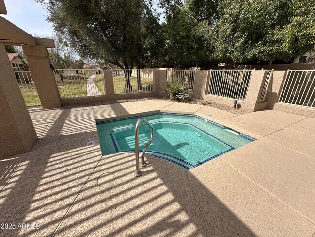 Building Photo - 8919 S Lori Ln