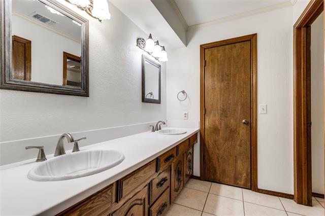 Building Photo - 10009 Chimney Hill Ln