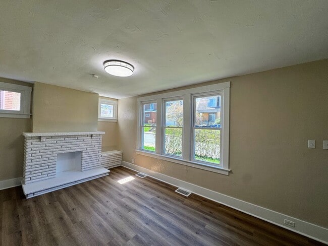 Building Photo - 1680 Potomac Ave