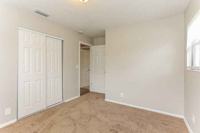 Building Photo - 2387 Betsy Dr