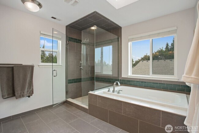 Building Photo - Gorgeous home in Snohomish available 9/15/2025