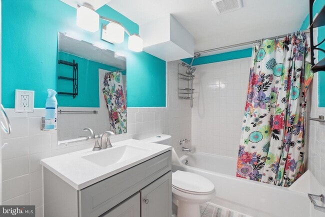 Building Photo - 7414 Jervis St