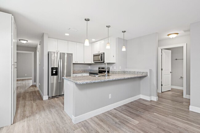 Building Photo - Charming 3-Bedroom Home in Pensacola – Clo...