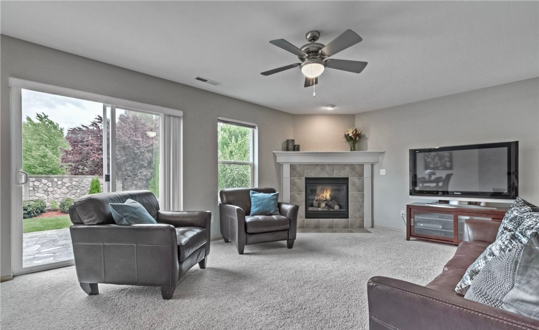 Building Photo - Beautiful Renton Home with A/C Available from now to 5/4/26