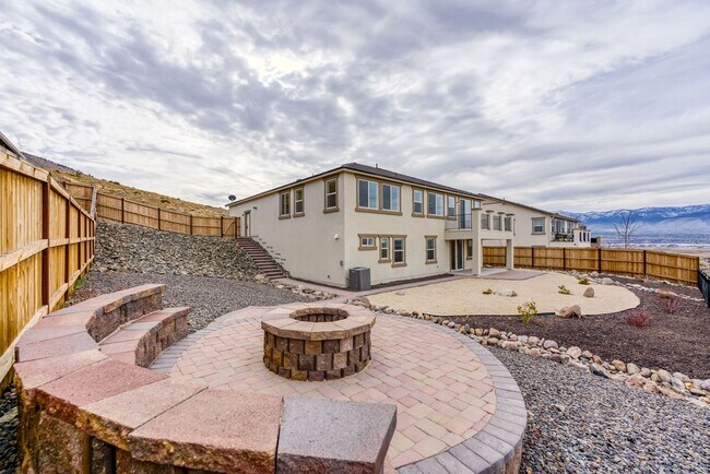 Building Photo - Panoramic views of the valley with a modern updated home!