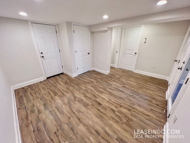 Building Photo - 1211 Park Rd NW