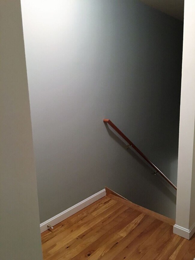 Building Photo - 75-C SL