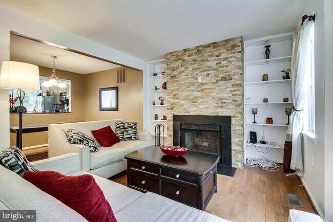 Building Photo - 5730 Evergreen Knoll Ct