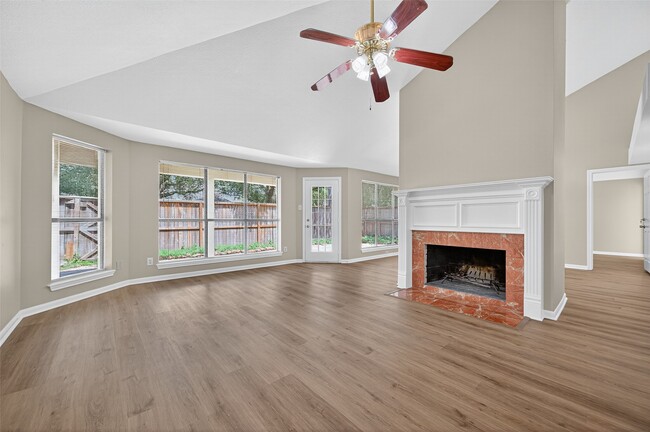 Building Photo - 4132 Deerfield Village Dr