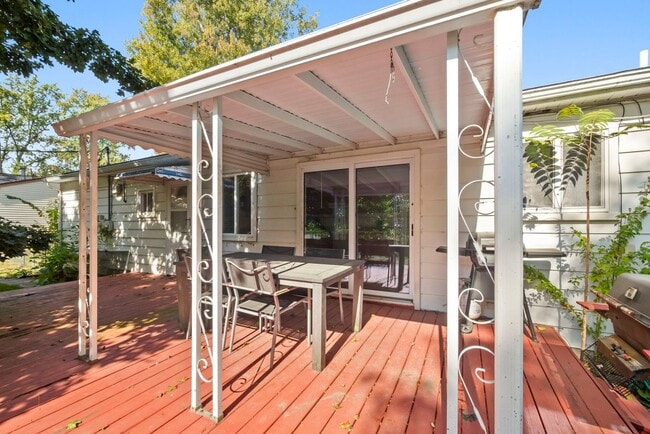 Building Photo - Amazing Troy Rental Available Now!