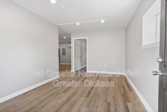 Building Photo - 201 Sylvis St
