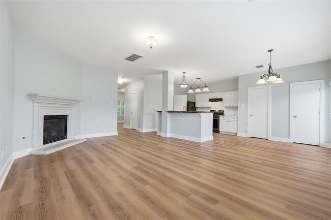 Building Photo - 1613 Palcio Real Dr