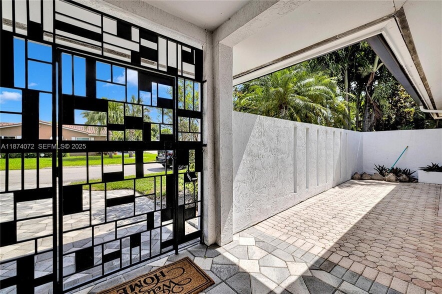 Building Photo - 5706 Guava Dr