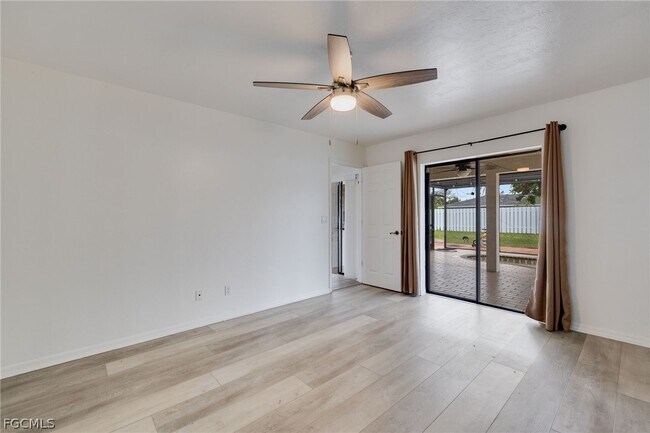 Building Photo - 3414 SE 2nd Pl