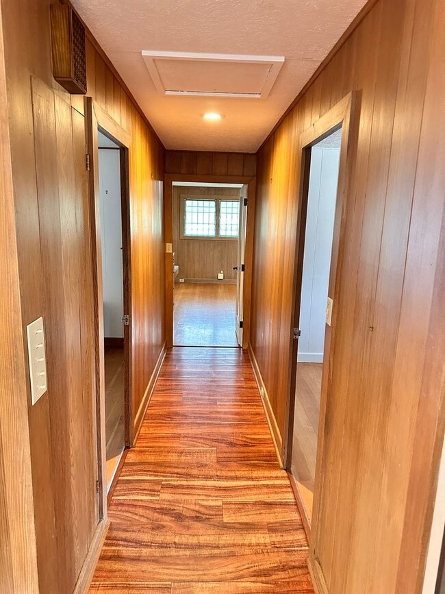 Building Photo - Kaumana Terrace Home