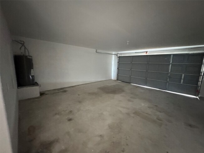Building Photo - 16310 Long Valley Ct