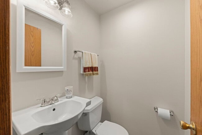 Building Photo - 509 Barnsdale Rd