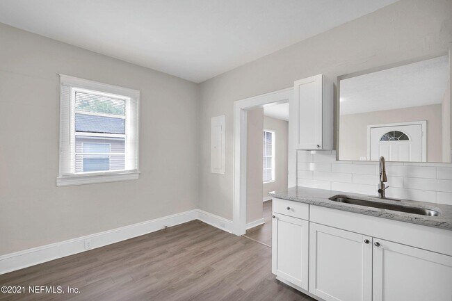 Building Photo - 6418 Sapphire Dr