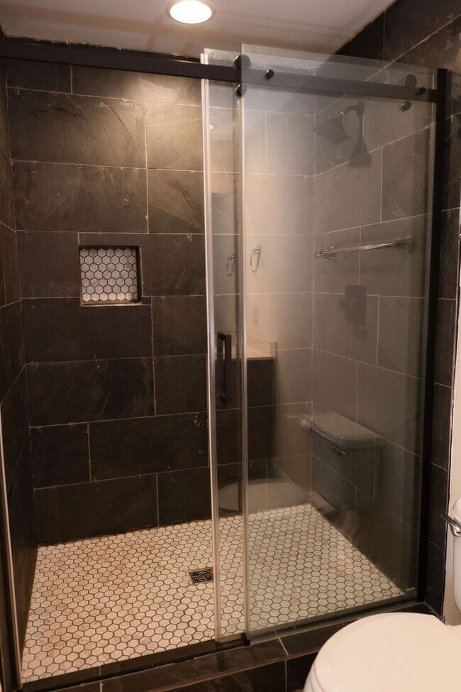 Building Photo - 4988 Wyngate Village Dr