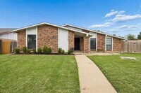Building Photo - 5168 Pruitt Dr