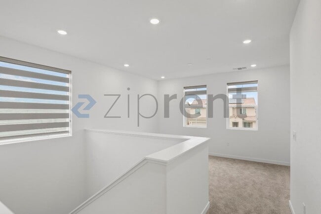 Building Photo - 3284 Oak Trl Dr