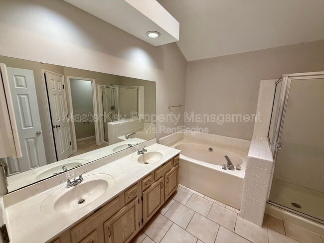 Building Photo - 103 Miramar Ct