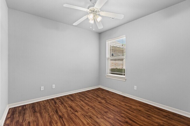 Building Photo - Come home to this gorgeous, light-filled home with an enormous and beautiful backyard!