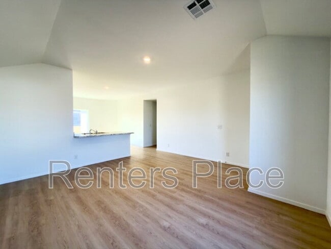 Building Photo - 1111 Raven Dr