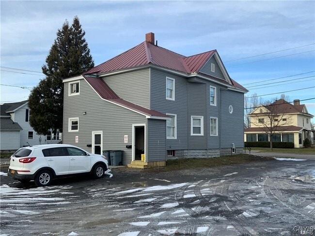 Building Photo - 1628 State St