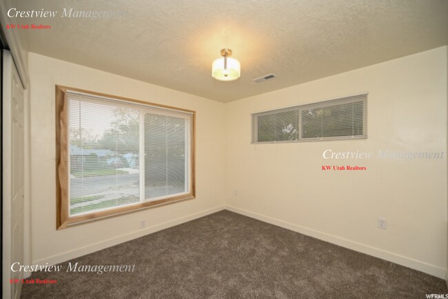 Building Photo - Martin Triplex