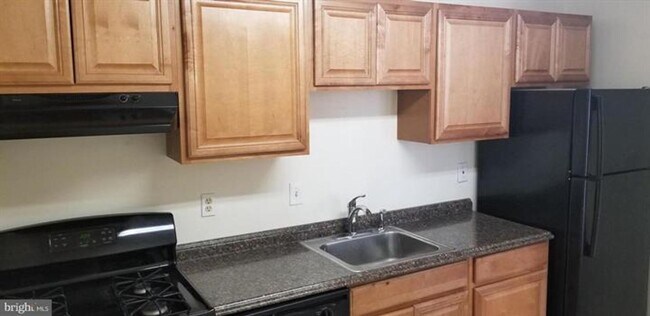 Building Photo - Great Location and Much More!