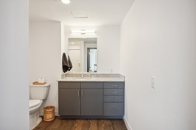 Elliston 1x1 - Bathroom - Broadview at Vanderbilt