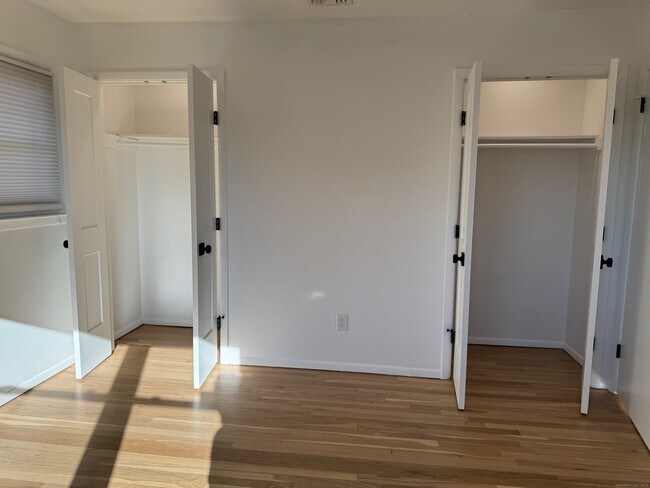 Building Photo - 15 Sunwich Rd