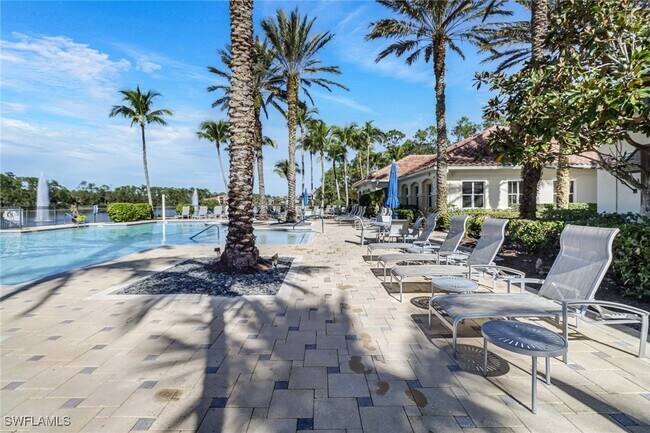 Building Photo - 1664 Tarpon Bay Dr S