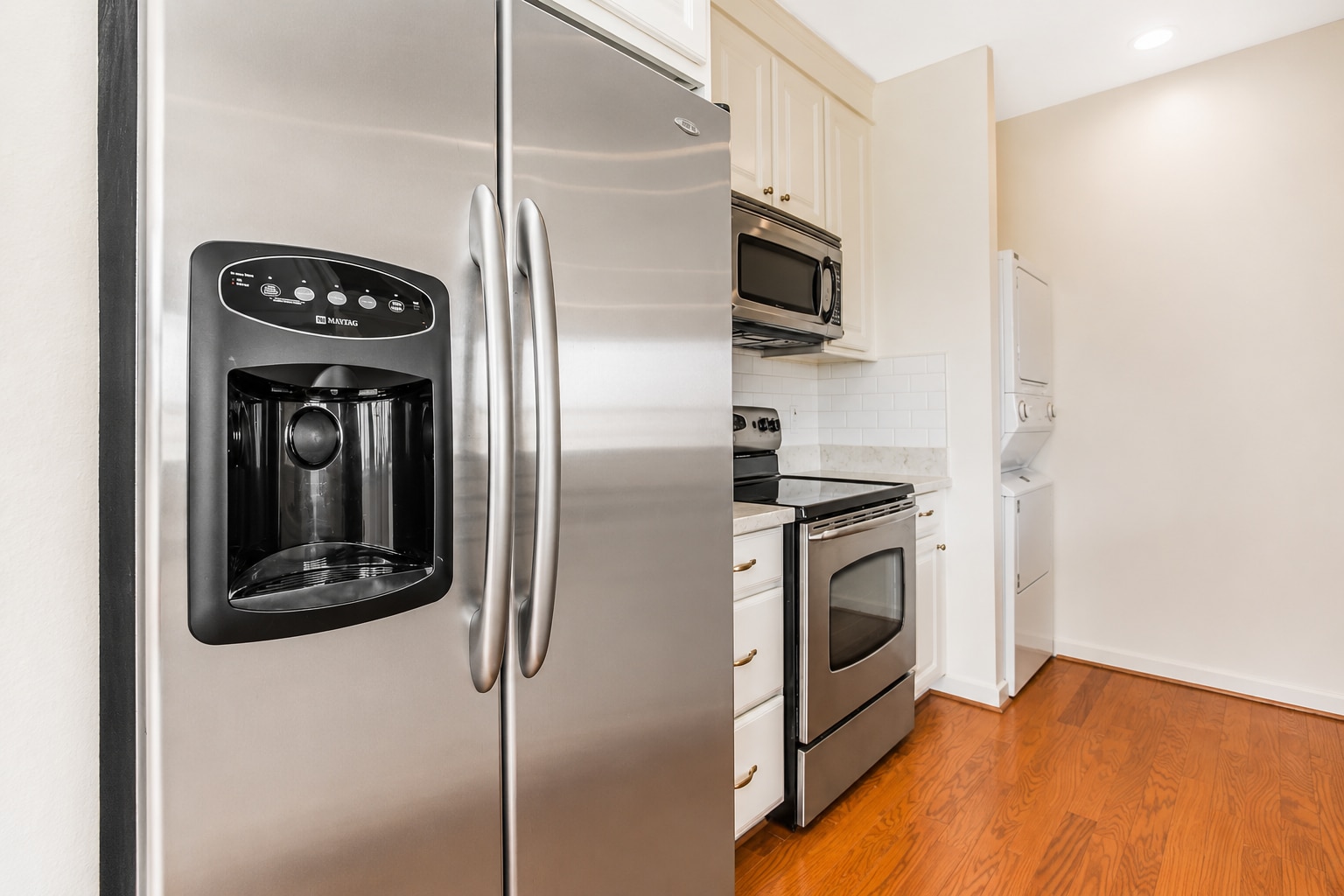 Stainless Steel Appliances - 2185 Bush St