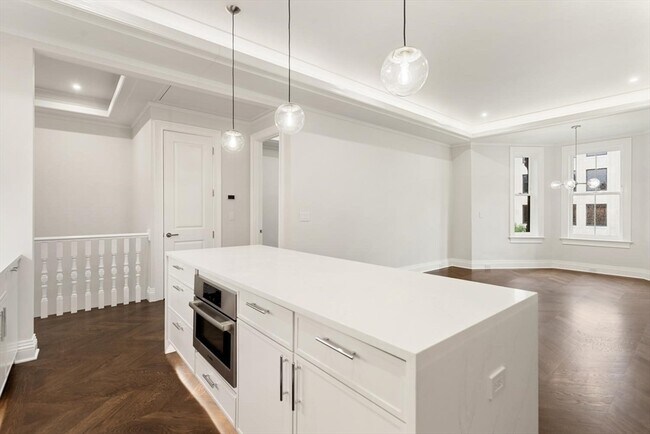 Building Photo - 121 Newbury St