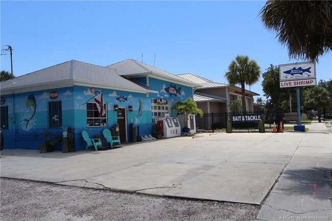 Building Photo - 4982 SE Railway Ave